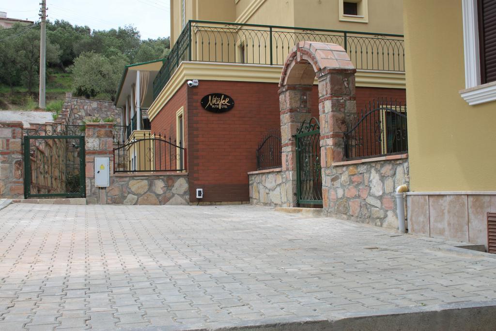 Nilüfer Butik * Ayvalı